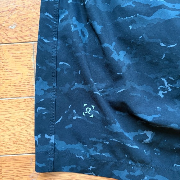 Lululemon THE Short Black Camo Lined Athletic Shorts - Picture 3 of 4